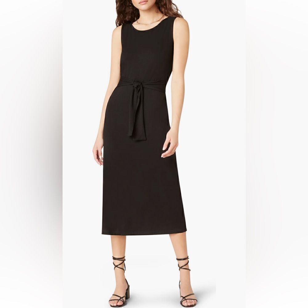 BB Dakota Chic to Chic Belted Jersey
Midi Dress